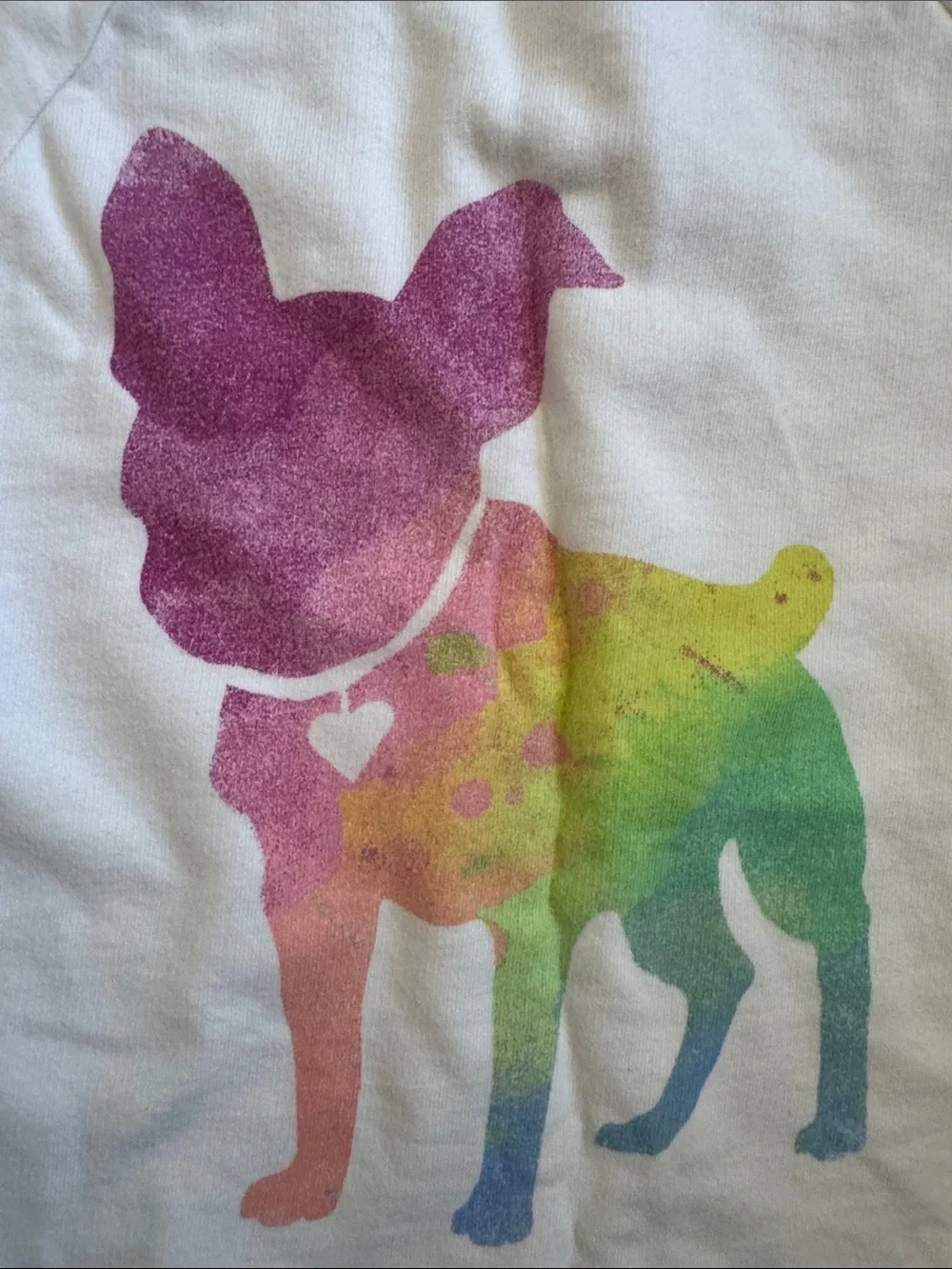 Peek White Sweatshirt with Pink-to-Green Rainbow Dog